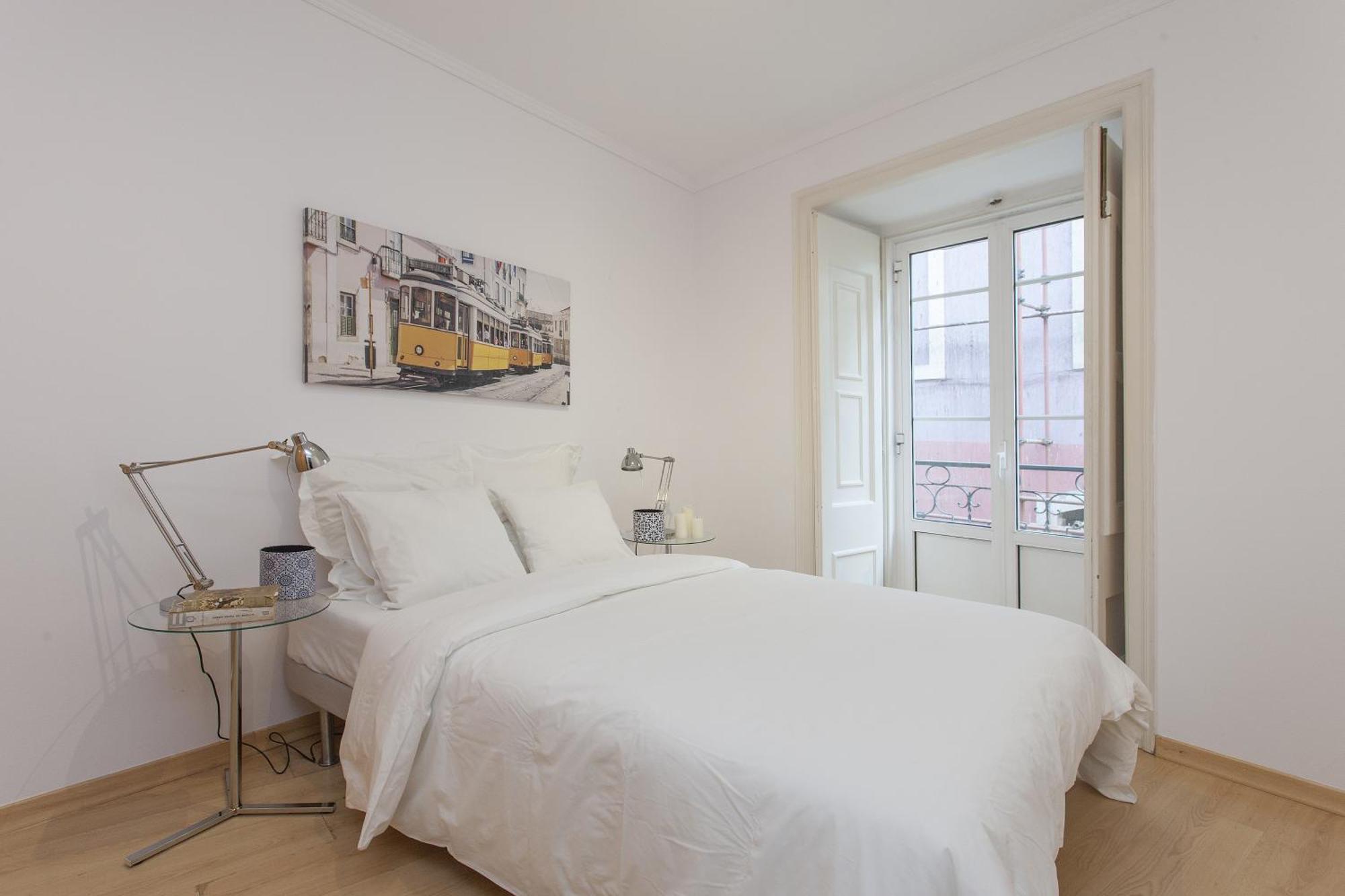Deluxe One-Bedroom Apartment
