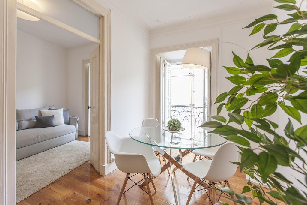 Deluxe One-Bedroom Apartment