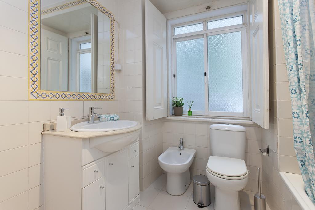 Deluxe One-Bedroom Apartment